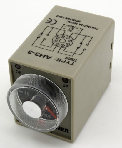 AH3-3-N220VAC-60S time relay带无插座，220VAC工作电压，60s延时时间